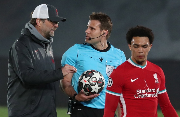 西甲｜率皇马变“法”巩固榜首 姆巴佩西甲生涯首戴帽